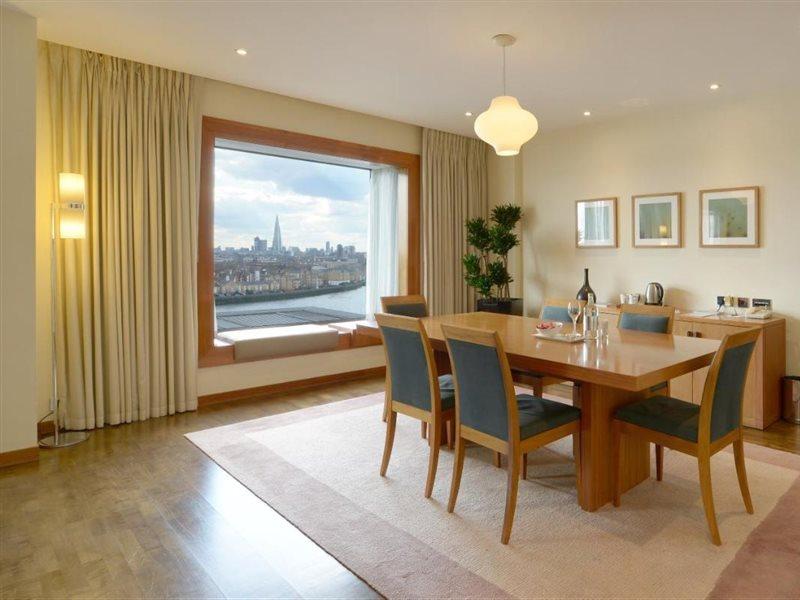 Canary Riverside Plaza Hotel London Bagian luar foto A dining room
