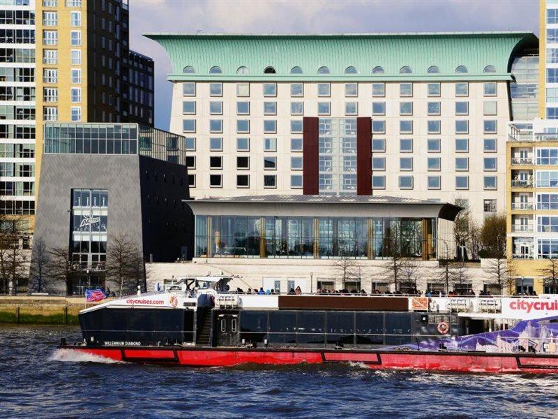 Canary Riverside Plaza Hotel London Bagian luar foto The Riverview Hotel