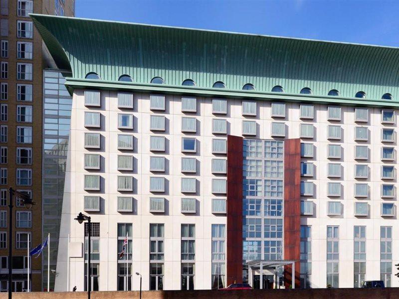 Canary Riverside Plaza Hotel London Bagian luar foto The new building of the University of East London