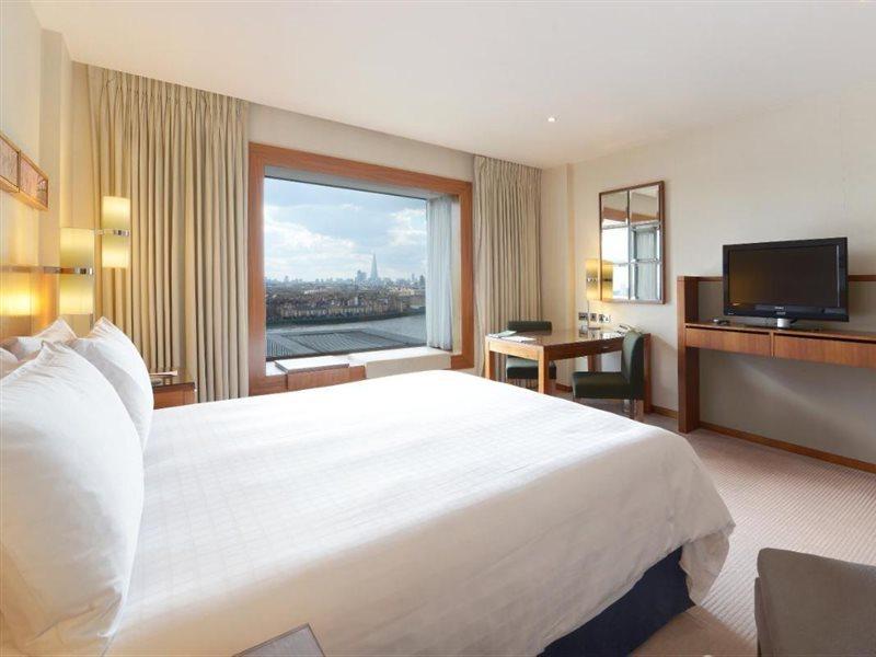 Canary Riverside Plaza Hotel London Bagian luar foto A room at the InterContinental London - The O2