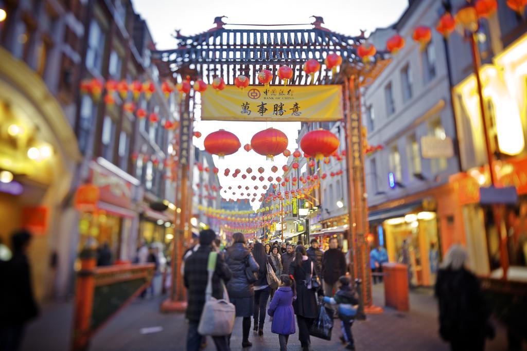 Canary Riverside Plaza Hotel London Bagian luar foto Chinatown, Paris