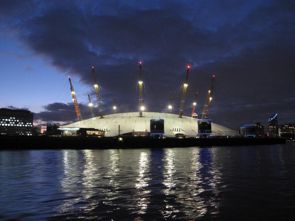 Canary Riverside Plaza Hotel London Bagian luar foto The O2, London