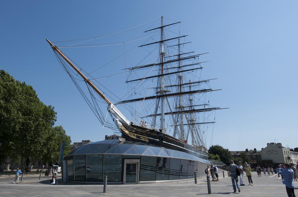 Canary Riverside Plaza Hotel London Bagian luar foto The Cutty Sark at Greenwich