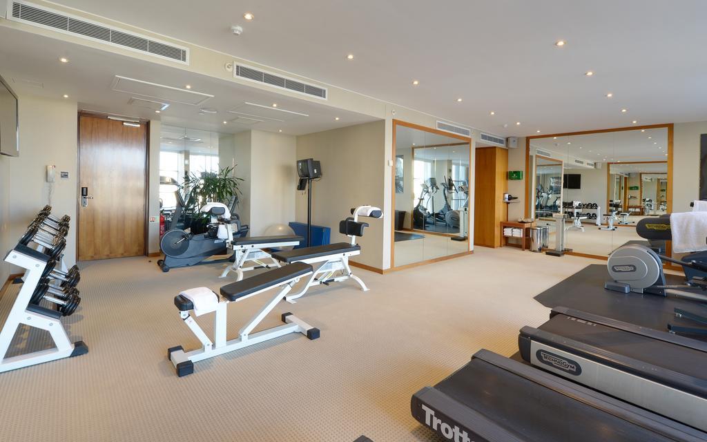 Canary Riverside Plaza Hotel London Bagian luar foto The gym at the 100 Queen's Gate