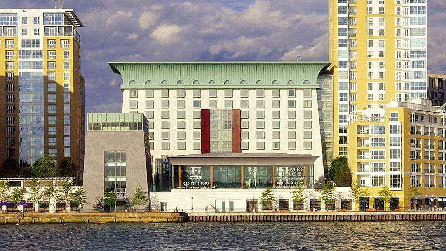 Canary Riverside Plaza Hotel London Bagian luar foto The Riverview Hotel