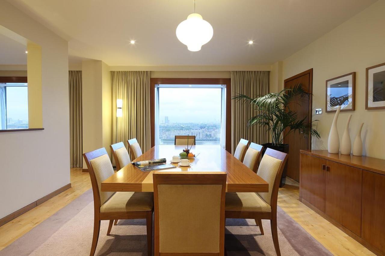 Canary Riverside Plaza Hotel London Bagian luar foto A dining room